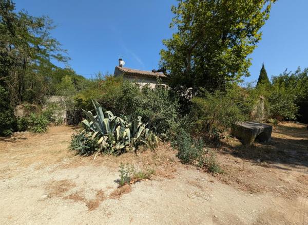 Mas 200 m²  à rénover sur terrain arboré de 2000 m²