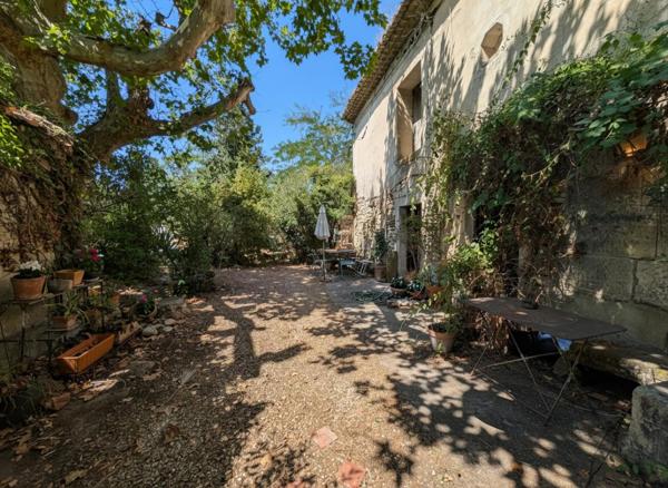 Mas 200 m²  à rénover sur terrain arboré de 2000 m²