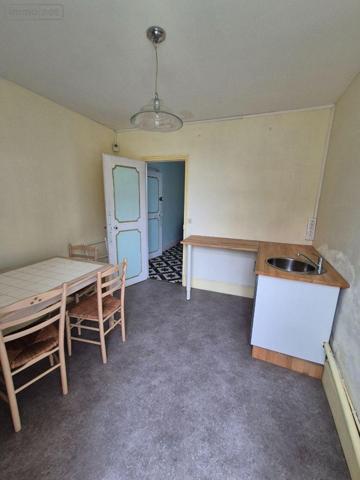 Maison de ville à vendre à Cluis dans l'Indre (36340), ref : CG/409