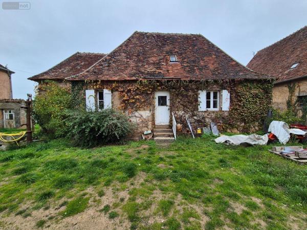 Maison de ville à vendre à Cluis dans l'Indre (36340), ref : CG/409