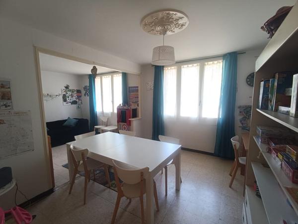 Frontignan - Appartement T3 de 66M² avec parking, terrasse et cave..