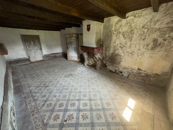 Longère bressane à rénover entre Cuiseaux et Louhans et ses 157 arcades à 10 minutes de l'autoroute A39 et à 40 minutes de l'autoroute A6