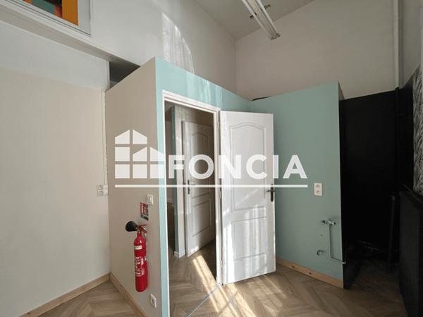 Location Local commercial 2 pièces 32.9 m² - 1-3-5-7 Rue de la Savonnerie Rouen 76000