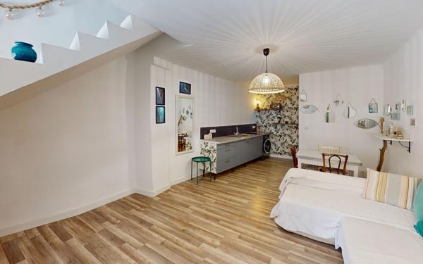Maison à vendre    2 pièces • 59 m2 Hyères