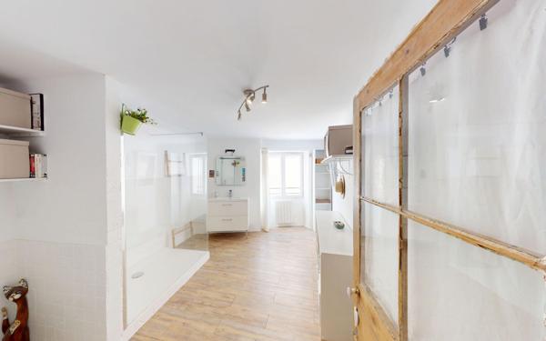 Maison à vendre    2 pièces • 59 m2 Hyères