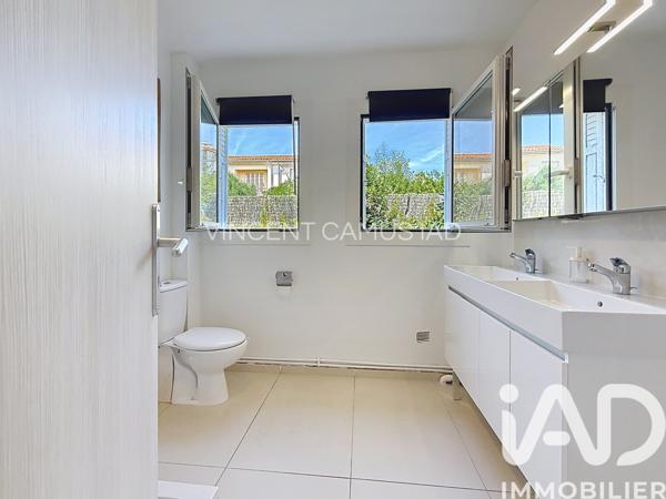 Maison à vendre 6 pièces 175 m² Sanary-sur-Mer