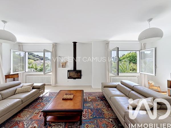 Maison à vendre 6 pièces 175 m² Sanary-sur-Mer