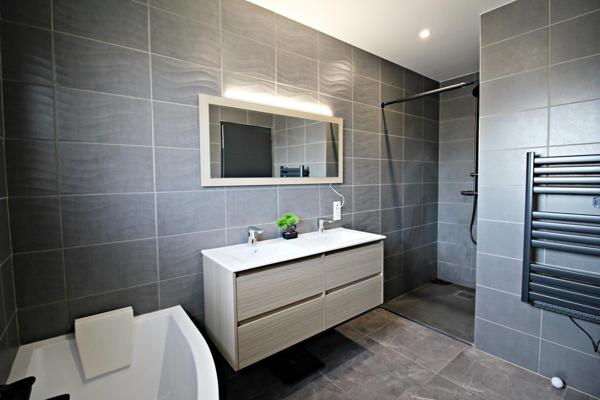 Maison 4 chambres garage jardin et piscine