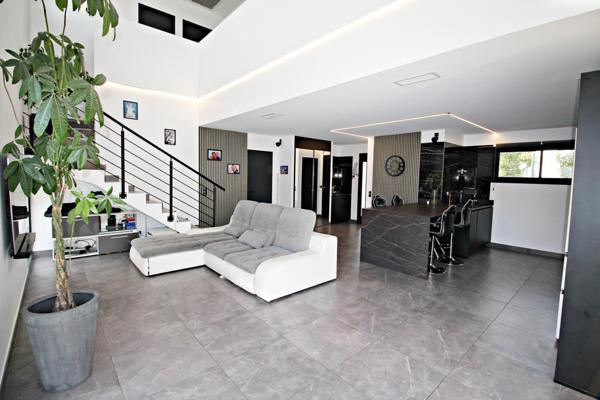 Maison 4 chambres garage jardin et piscine