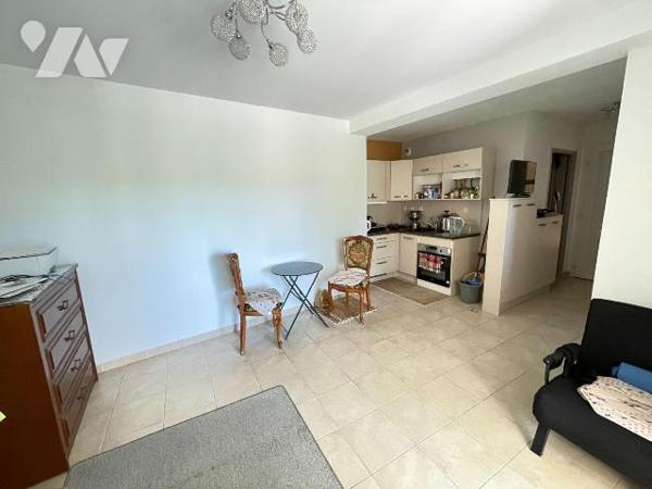 A vendre - Valensole (04) - Alpes de Haute Provence : Appartement de type 2 d'env 35,99 m² au 1...