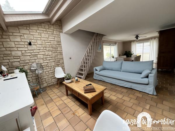 Vente Maison familiale avec vue dégagée, piscine et dépendances - 5 pièces - 153m² – VAL DE COGNAC