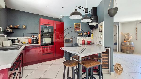 Cheval-Blanc (84460) MAISON FAMILIALE 128M² SUR 735M² AVEC PISCINE