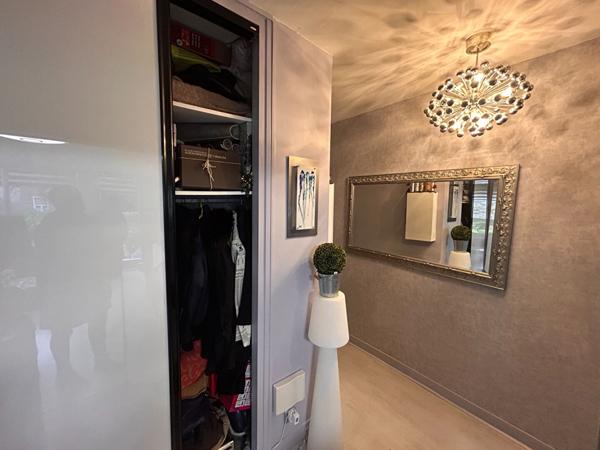 Appartement mont saint aignan -Rouen - bois guillaume - gare rive droite 2 chambres 90m² Terrasse 30m² parking sous sol Grand séjour salon Cuisine commerces 200m