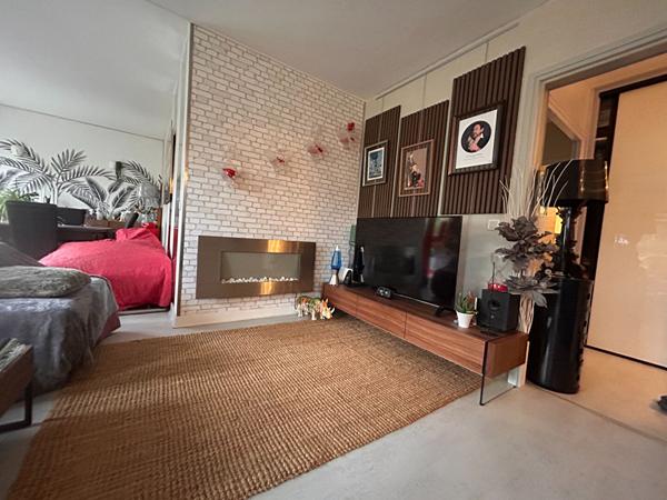 Appartement mont saint aignan -Rouen - bois guillaume - gare rive droite 2 chambres 90m² Terrasse 30m² parking sous sol Grand séjour salon Cuisine commerces 200m