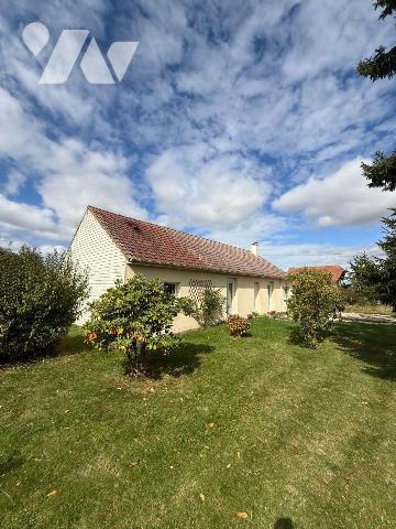 A deux minutes du centre-ville de Boos, cette maison individuelle de plain-pied rénovée en 2017...