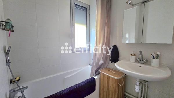 Appartement
         2 pièces
        - 50 m² Exclusivité 150 000 € *