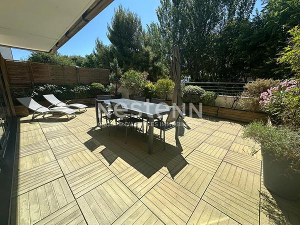 A VENDRE - LA ROCHELLE - Appartement 57m2 - 2 Chambres - Terrasse 50m2 - parking souterrain