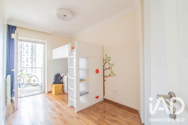 Appartement à vendre 4 pièces 77 m² Paris 19