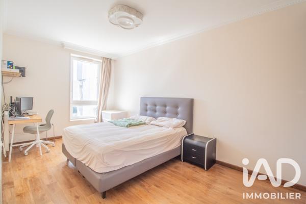 Appartement à vendre 4 pièces 77 m² Paris 19