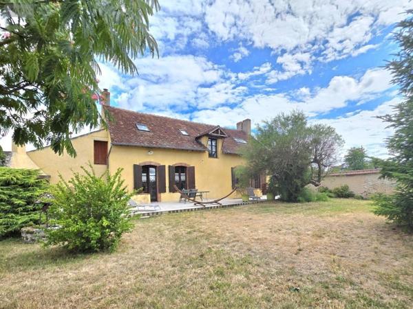 Maison à vendre à Mehun-sur-Yèvre dans le Cher (18500), ref : 18058-35