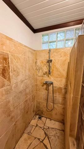 A Vendre: Villa 10 pièces avec piscine – Rémire-Montjoly - World Invest Patrimoine