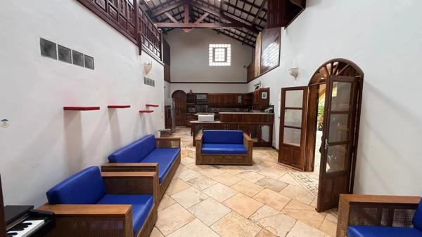 A Vendre: Villa 10 pièces avec piscine – Rémire-Montjoly - World Invest Patrimoine