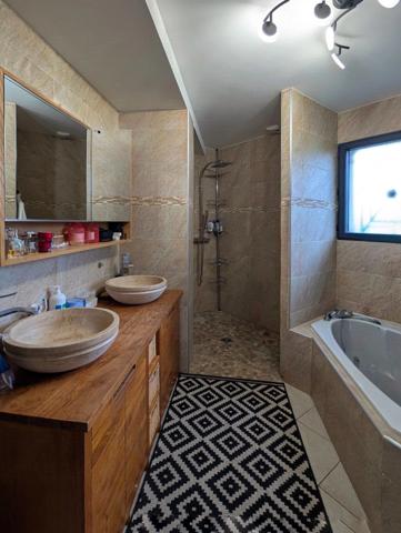 Maison à vendre avec piscine, 6 pièces, MIOS (33) proche MARCHEPRIME