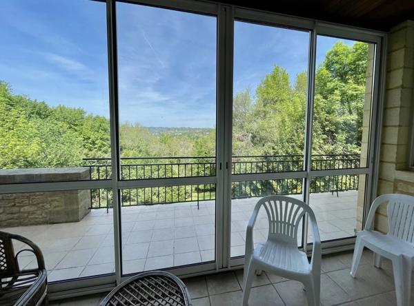 Maison très spacieuse, vue sur Sarlat, studio indépendant