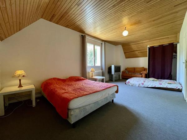 Maison très spacieuse, vue sur Sarlat, studio indépendant