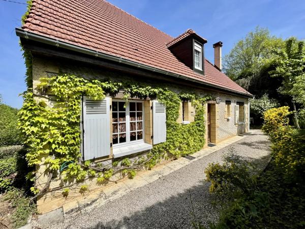 Maison très spacieuse, vue sur Sarlat, studio indépendant