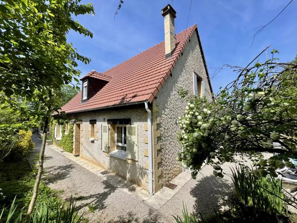 Maison très spacieuse, vue sur Sarlat, studio indépendant