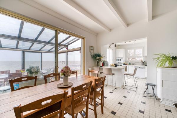 Maison en première ligne face à l’océan à Fouras