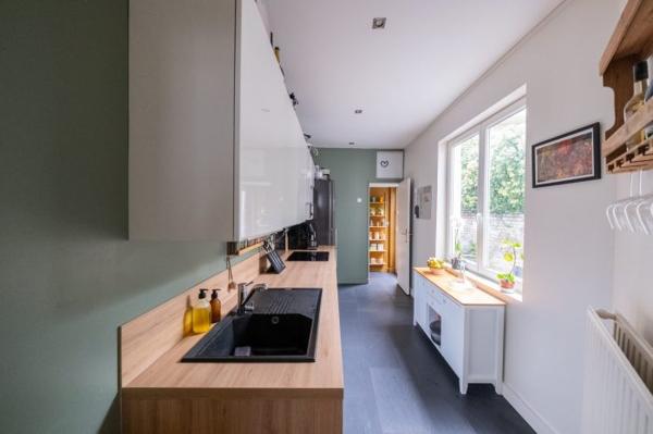 Maison mitoyenne 2 côtés La Madeleine Secteur La Madeleine 118 m²