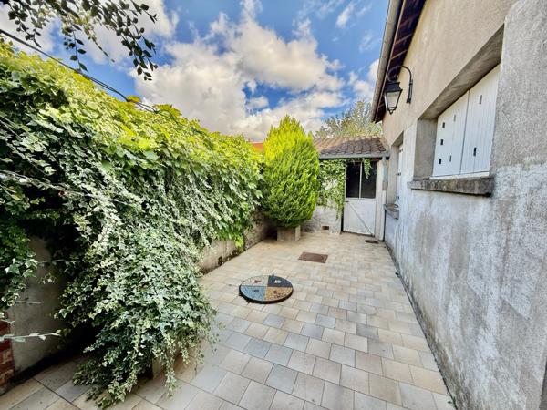 Maison à vendre 10 pièces VARENNES VAUZELLES (58)