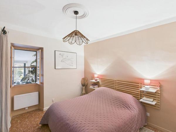 Joyeuse(07260)Maison  Pierre 3 pièce(s) 102 m2+Garage+caves