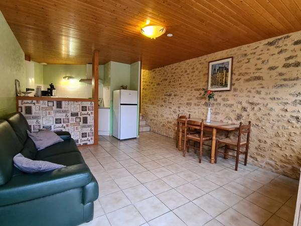 Deux maisons périgourdines en pierre et 3 appartements dans le centre de Sarlat avec piscine