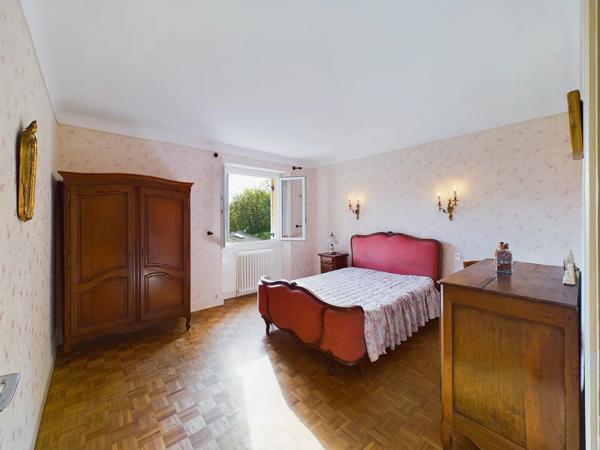 Deux maisons périgourdines en pierre et 3 appartements dans le centre de Sarlat avec piscine