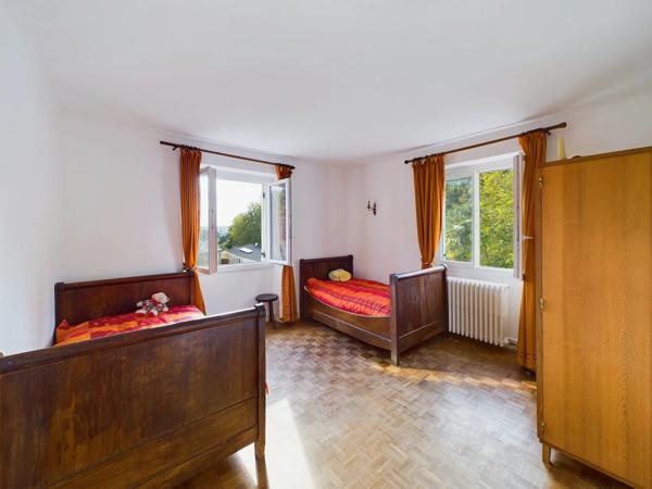 Deux maisons périgourdines en pierre et 3 appartements dans le centre de Sarlat avec piscine