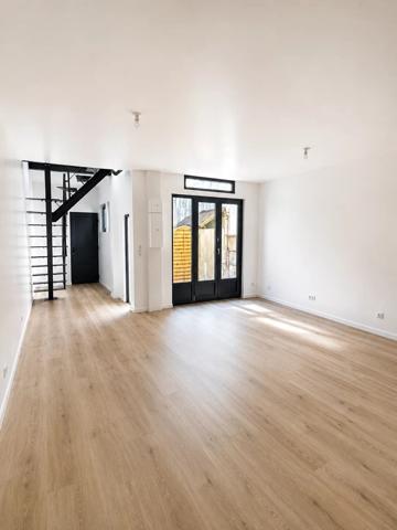 Vente                                                      Duplex
                        
                     2 pièces                      55 m2                     à Fontainebleau