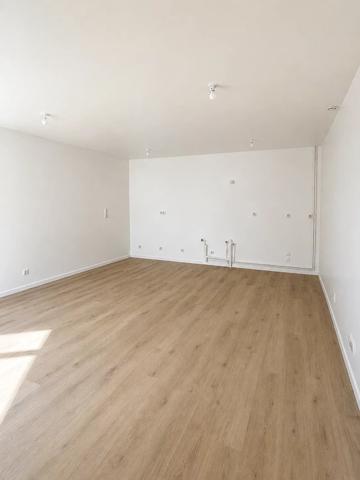 Vente                                                      Duplex
                        
                     2 pièces                      55 m2                     à Fontainebleau