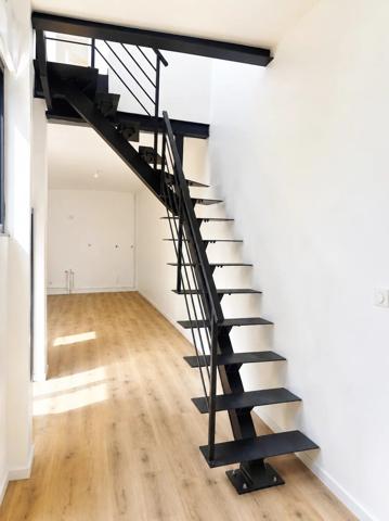 Vente                                                      Duplex
                        
                     2 pièces                      55 m2                     à Fontainebleau