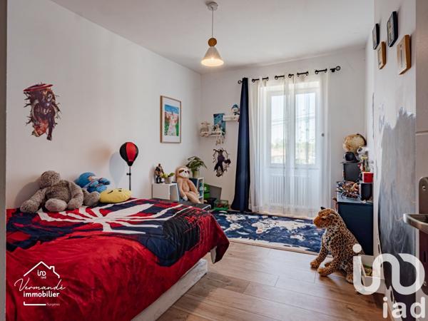 Maison 4 pièces de 105 m² à Surgères (17700)