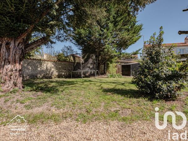 Maison 4 pièces de 105 m² à Surgères (17700)