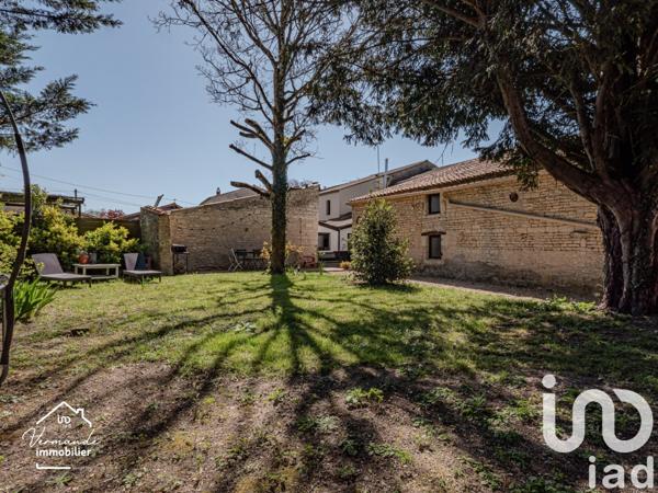 Maison 4 pièces de 105 m² à Surgères (17700)