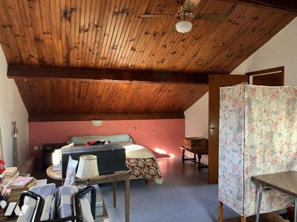 Houlgate, sur 520m² de jardin, maison de plain-pied avec combles aménageables.