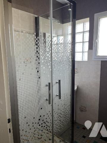 Houlgate, sur 520m² de jardin, maison de plain-pied avec combles aménageables.