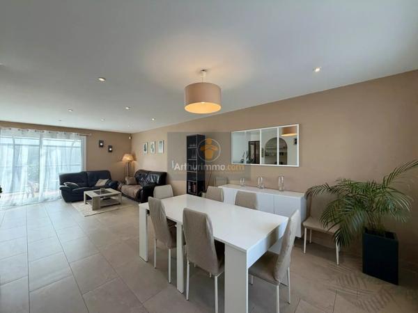 Vente                                                      Maison
                        
                     5 pièces                      103 m2                     à Rozay-en-Brie