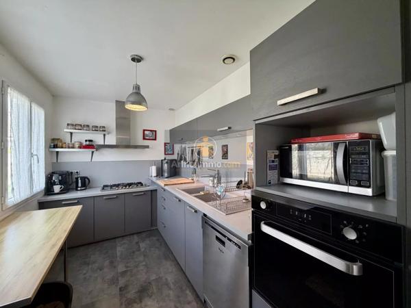 Vente                                                      Maison
                        
                     5 pièces                      103 m2                     à Rozay-en-Brie