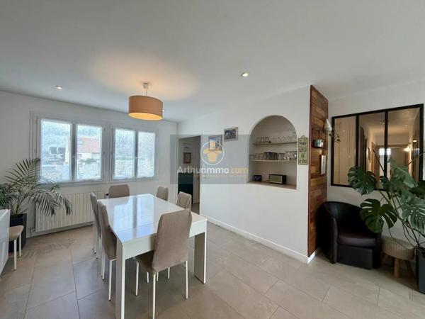 Vente                                                      Maison
                        
                     5 pièces                      103 m2                     à Rozay-en-Brie