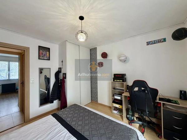 Vente                                                      Maison
                        
                     5 pièces                      103 m2                     à Rozay-en-Brie